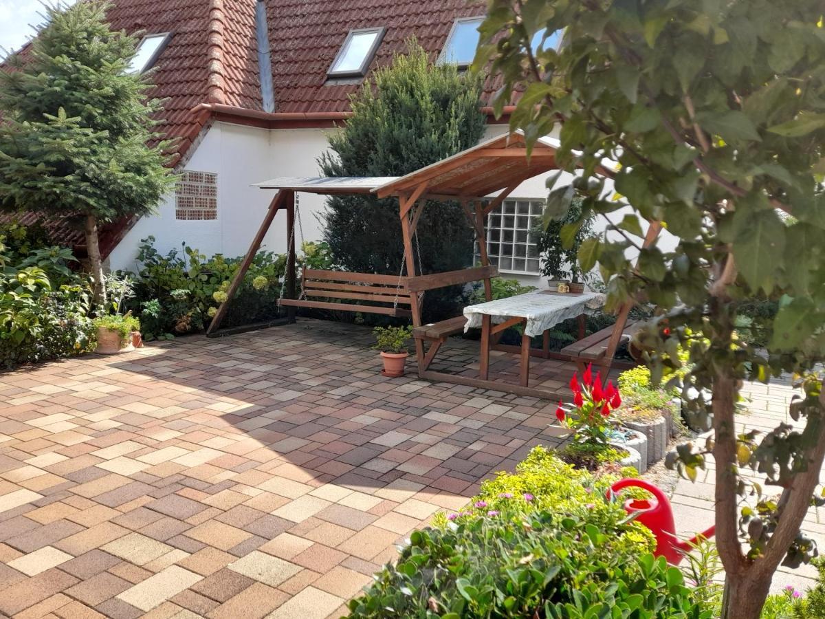 Harmonia Vendeghaz 100 Meterre Az Igali Gyogyfuerdotol Apartamento Exterior foto