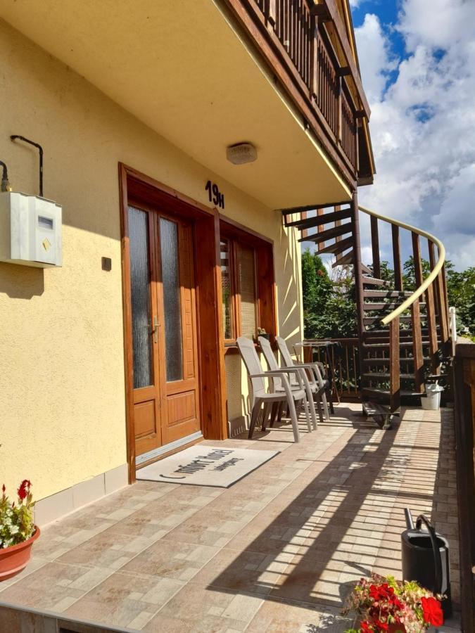 Harmonia Vendeghaz 100 Meterre Az Igali Gyogyfuerdotol Apartamento Exterior foto