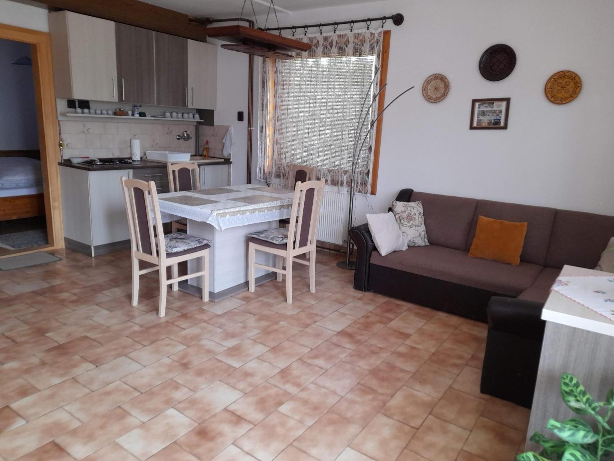 Harmonia Vendeghaz 100 Meterre Az Igali Gyogyfuerdotol Apartamento Exterior foto